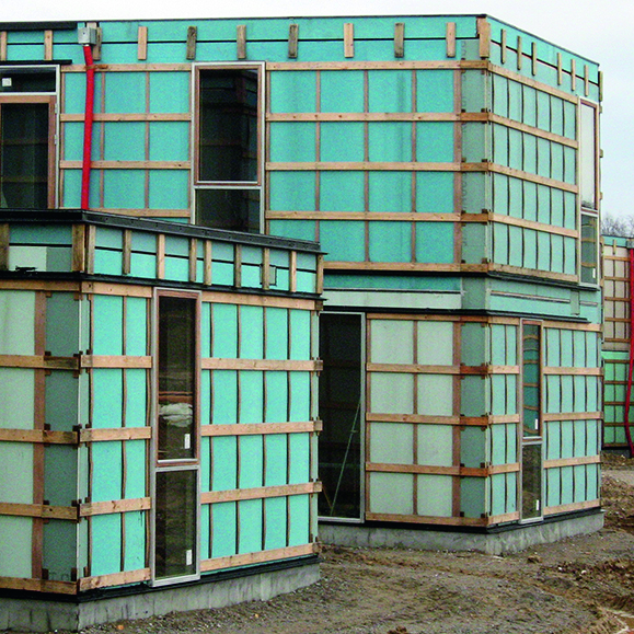 BIlledet viser eksempel på præfabrikerede tag- og facade elementer